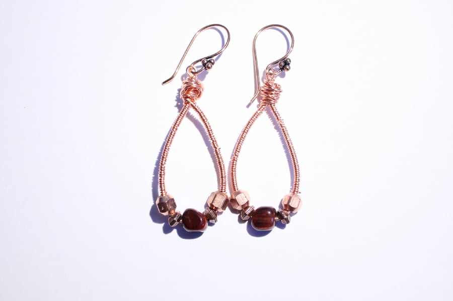 Red tiger eye and copper beaded oval copper hoop earrings