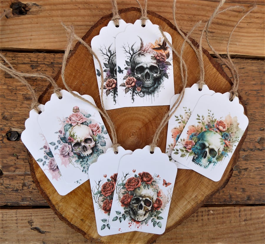 GT0094   Pack of 8 Skull with  Flowers Gift Tags