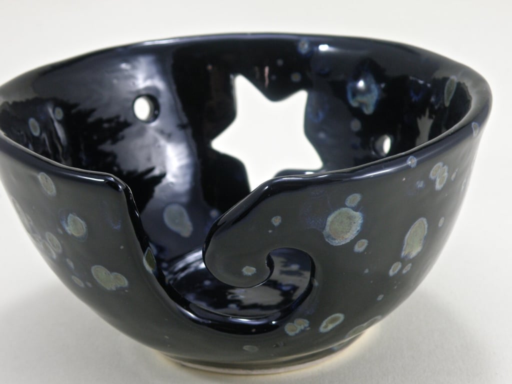 Domspottery Large Pottery Yarn Bowl Stoneware clay Knitting Bowl Crochet Bowl 