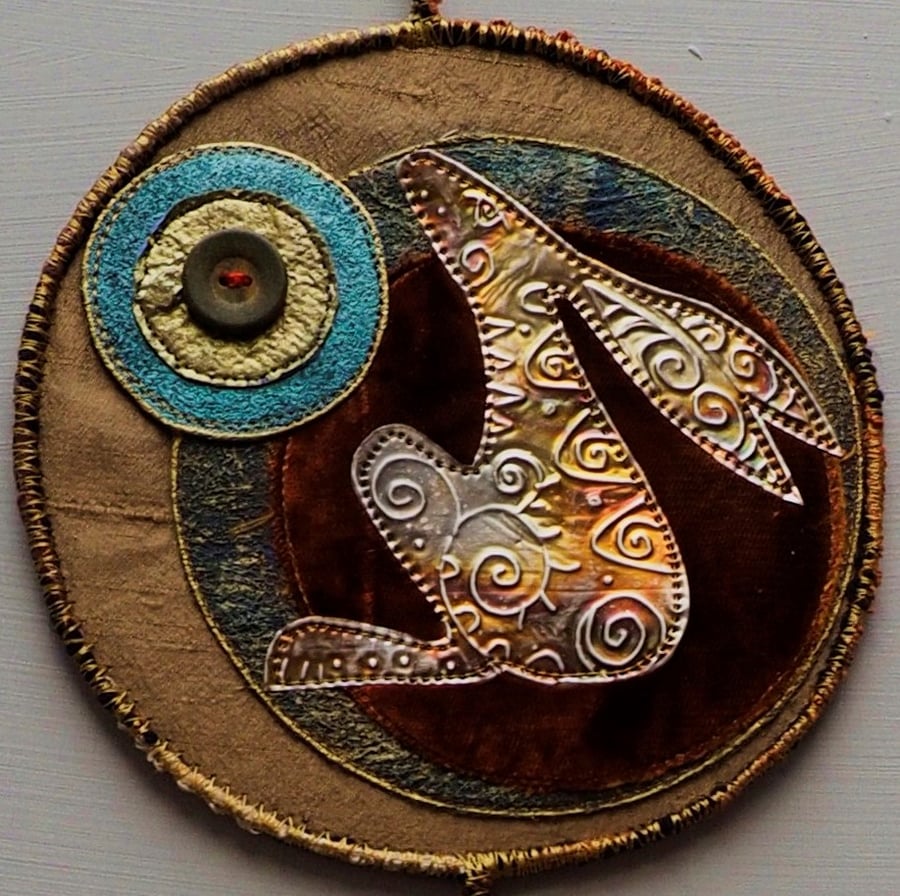 HMM112 - Moon Gazer Hare Mandala 15cm