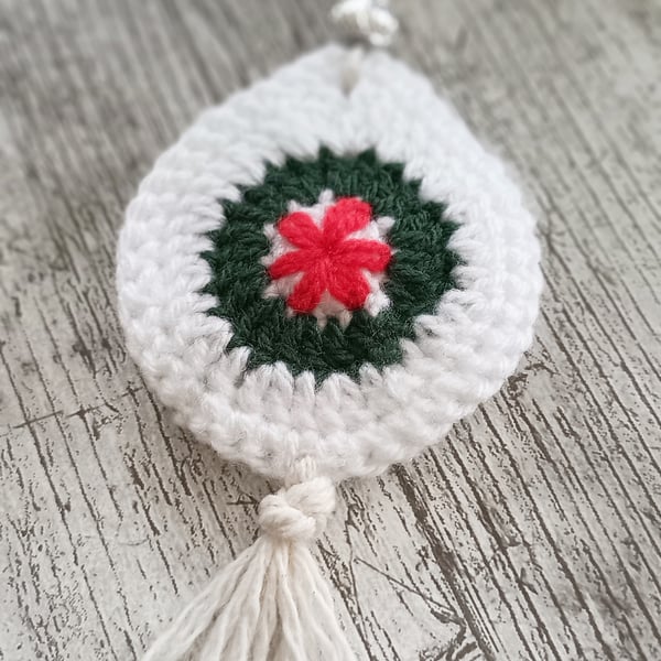 Xmas Bauble Crochet Decoration 
