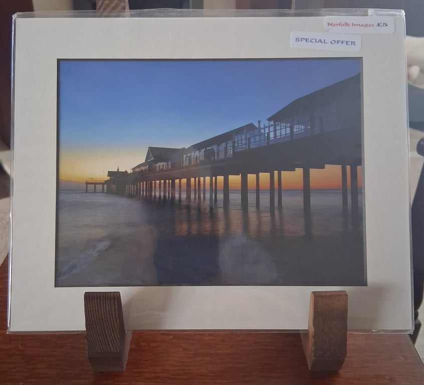  CROMER PIER IN NORFOLK MOUNTED PHOTO