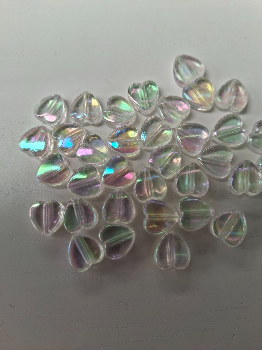 100 x Transparent Acrylic 10 x 8mm Heart Beads