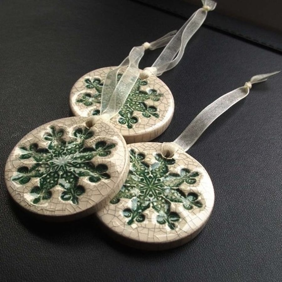 Set of 3 chunky crackled ceramic snowflake decorations