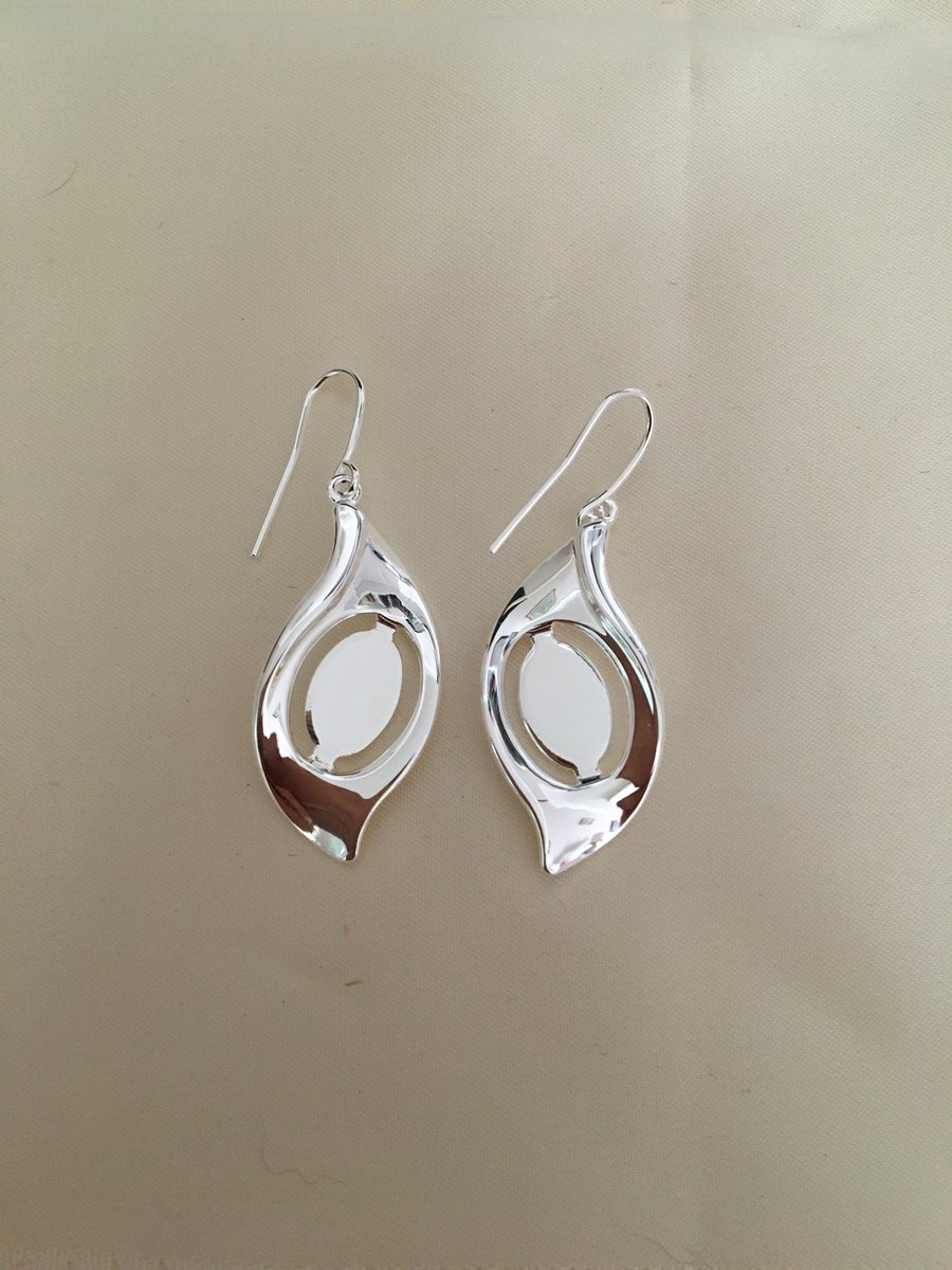 Twisted Eardrop Earring Setting - E2