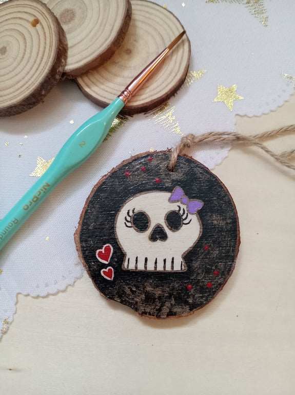 Mrs skull hanging woodslice decoration 