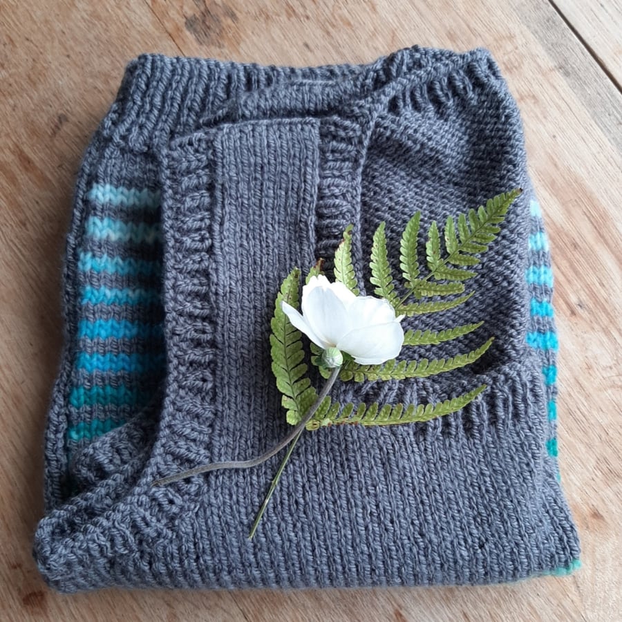 Hand knitted tank top.  Grey and leaf greens .medium 