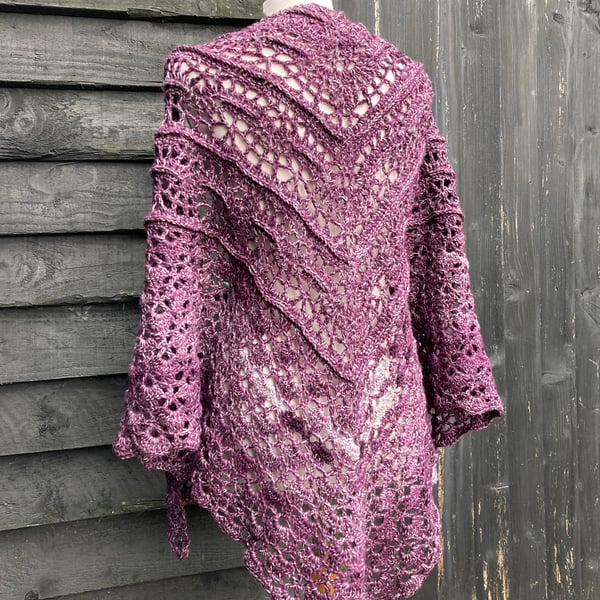 Wool rich and drapes triangle shawl