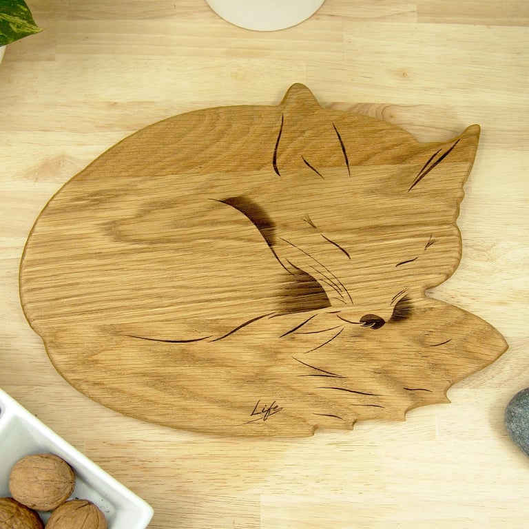 Fox Chopping Board: Oak Wildlife Kitchen Serving Board - UK Hand Made