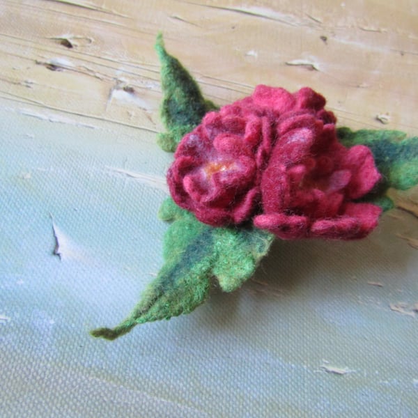 Handmade Felted Wool Brooch – Red Floral Design (11 cm)