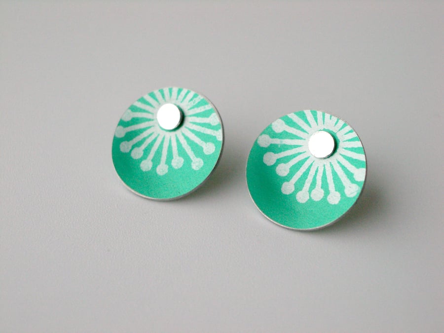 Circle starburst studs earrings in jade green