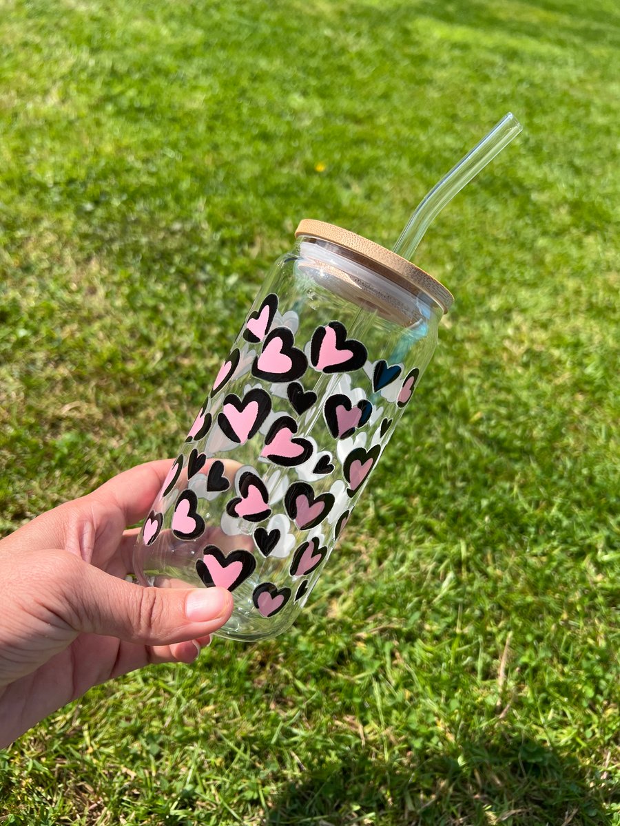 Heart glass tumbler with bamboo lid and straw