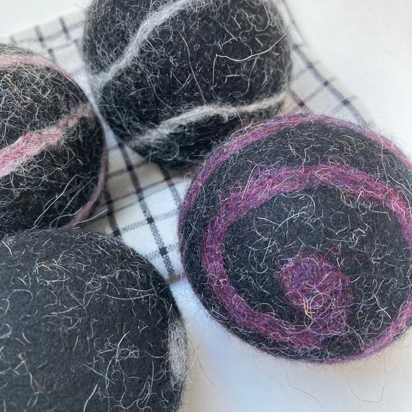 Tumble dryer balls made from waste and felted wool - swirls and spots