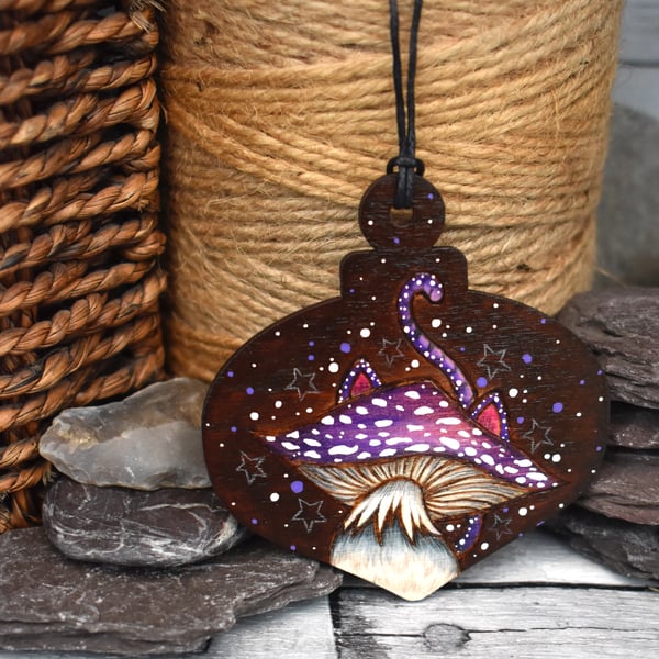 Cat shroom hanging bauble. Pyrography personalised fantasy decoration.
