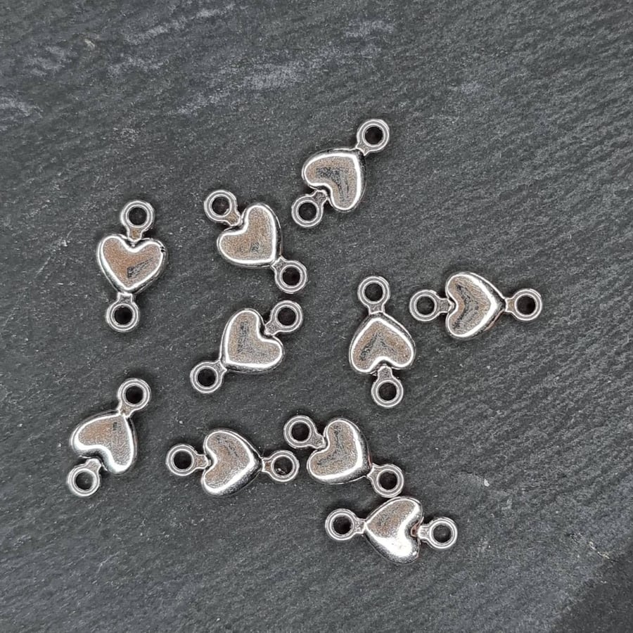 10 Heart connector charms 