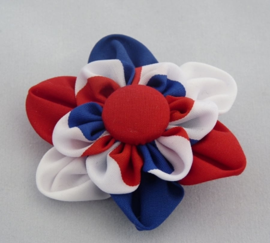 Corsage Brooches For The Big Sports Event In July