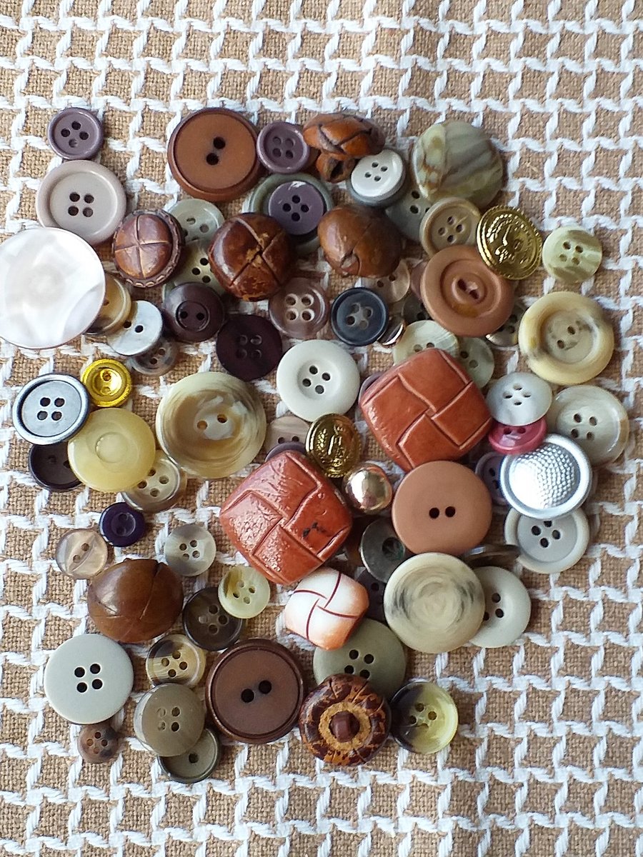 Assorted Brown Buttons 