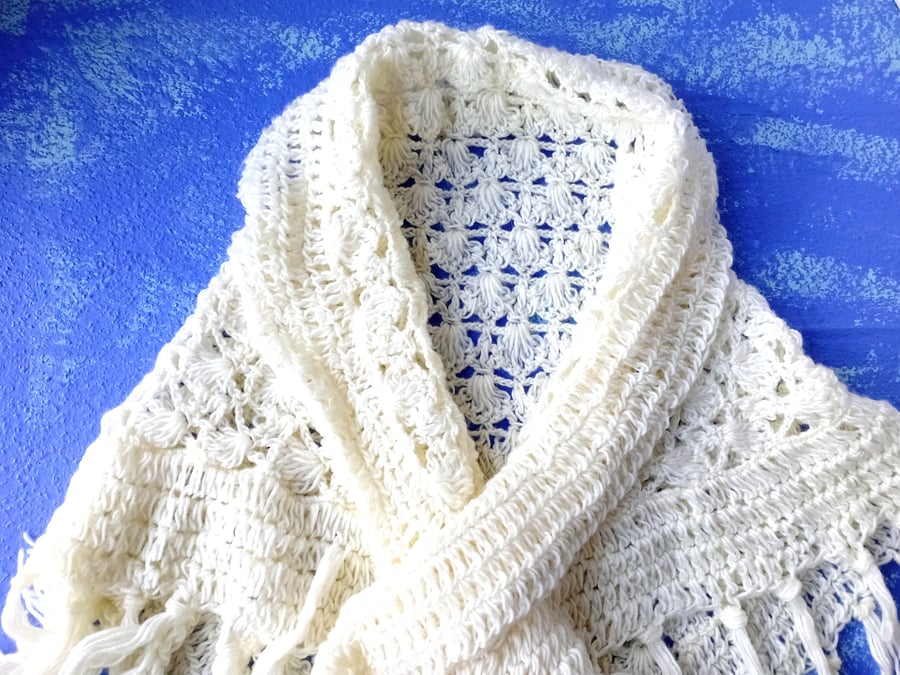 CREAM CROCHETED LACE PATTERN SHAWL