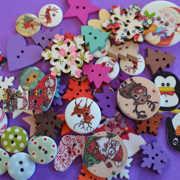 Christmas Button Mix Bargain Bundle 50 Buttons for Christmas Crafts