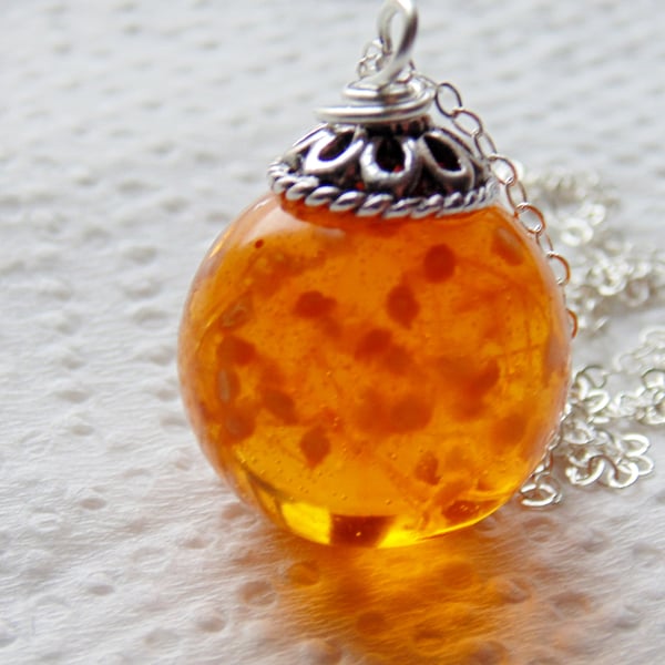 Amber Resin Flower Necklace 