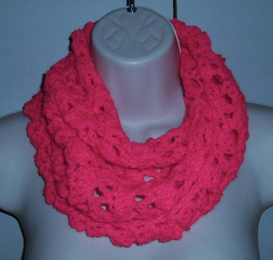 Bright pink children's cowl neck scarf (ref 601116)