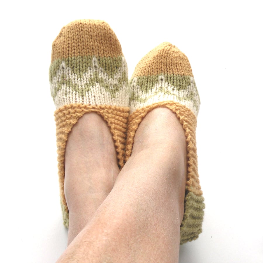 Wool hand knit slipper socks