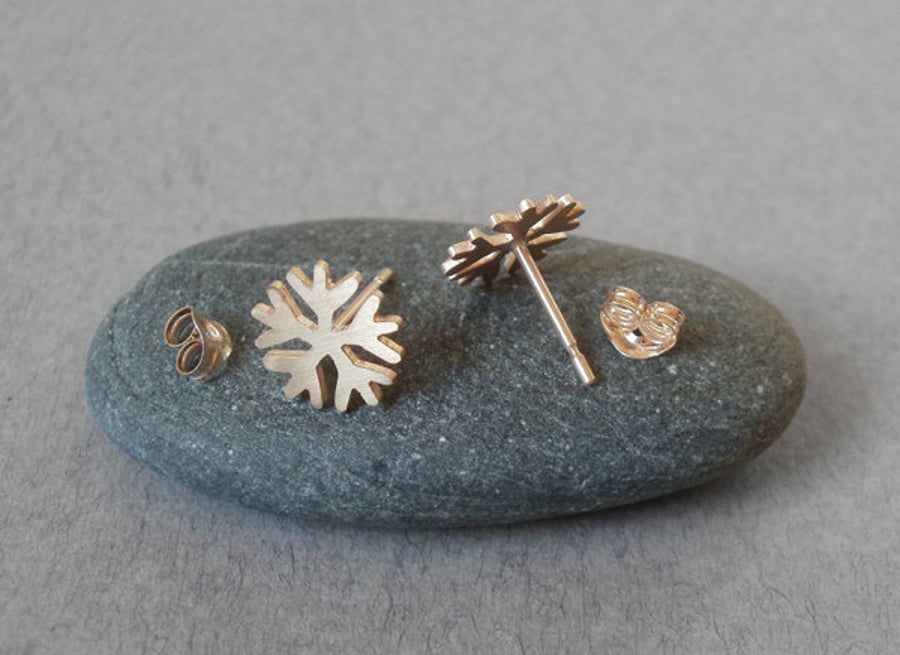  snowflake earring studs handmade in 9ct yellow gold