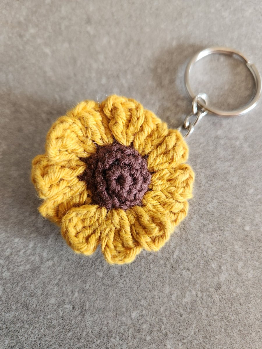 Sunflower keyring, crochet bag charm 
