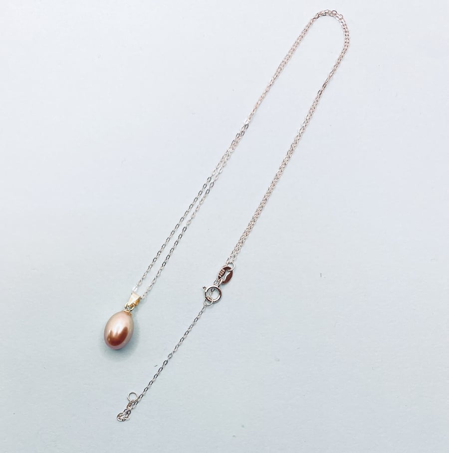 Purple Oval Freshwater Pearl Pendant Necklace in Sterling Silver 