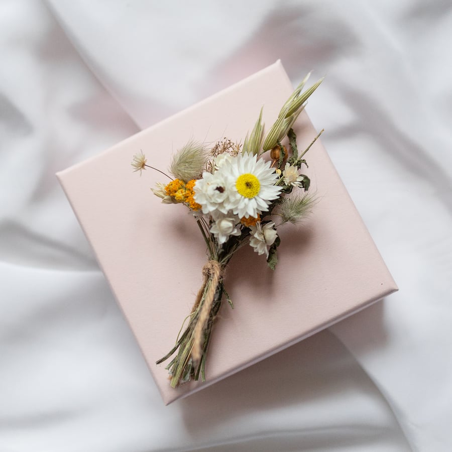 Dried Flower Mini Posies in a Pale Pink Gift Box