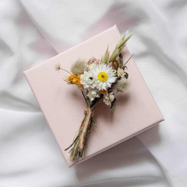 Dried Flower Mini Posies in a Pale Pink Gift Box