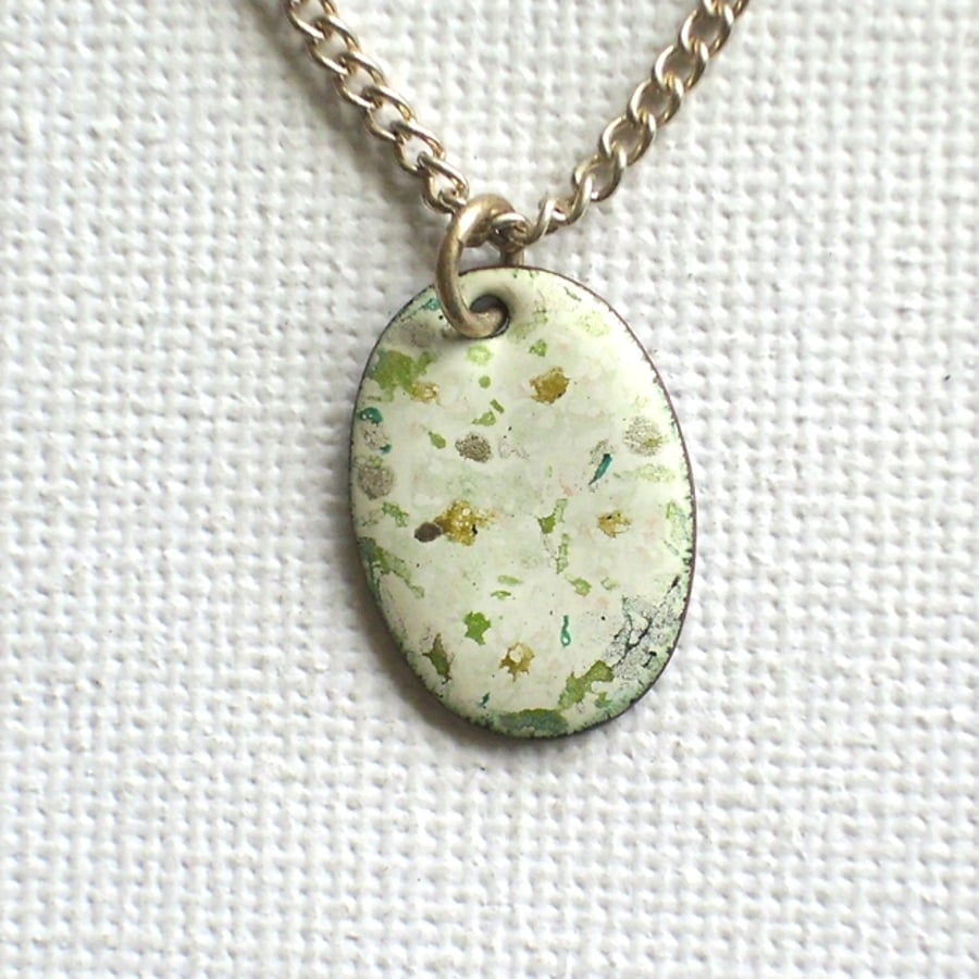 Painted enamel pendant (small) - daisies