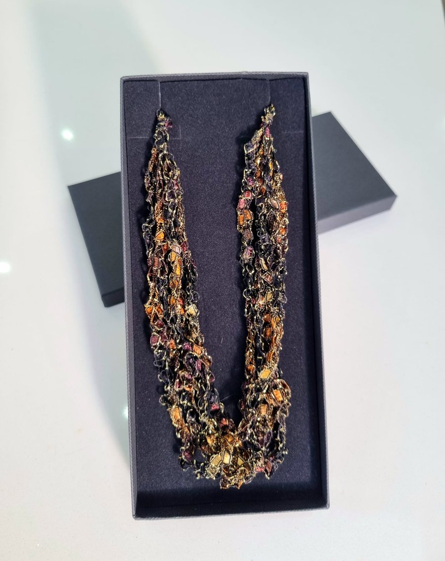 Crocheted necklace, lightweight