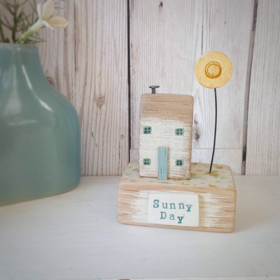 Little Cottage with Clay Sunshine 'Sunny Day'