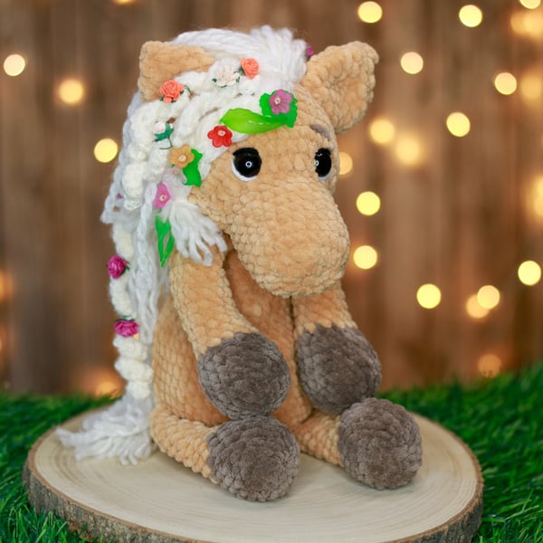 Palomino Flower Rapunzel Horse 