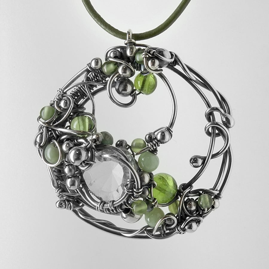 Entwined Round Pendant (Green SSPGR 003)