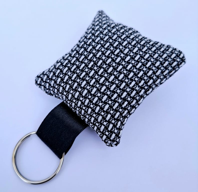 Black and white mini keyring 