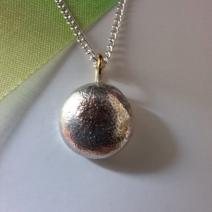 Round Silver Pebble