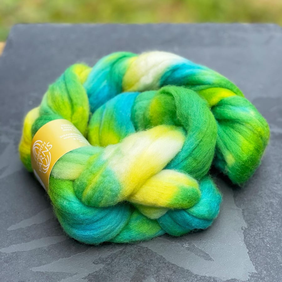 Hand Dyed Cormo Spinning Fibre 100g New Leaves