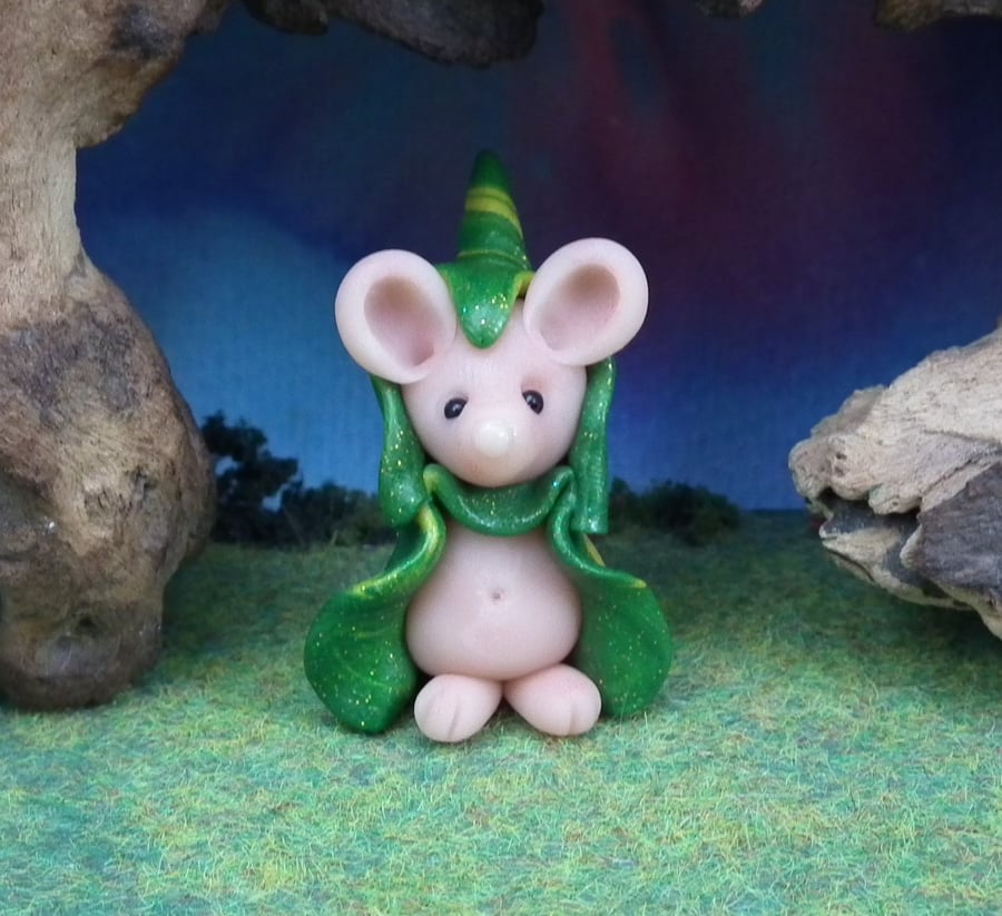 Downland Mouse 'Delia' Crop Gatherer OOAK Sculpt by Ann Galvin Gnome Village