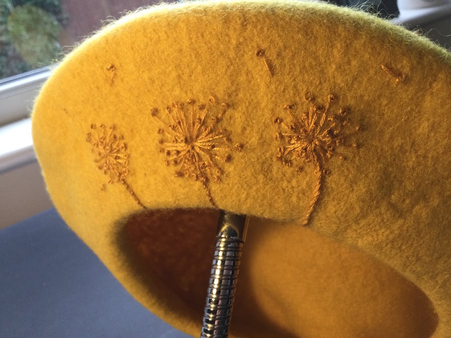 Yellow pure new wool embroidered beret