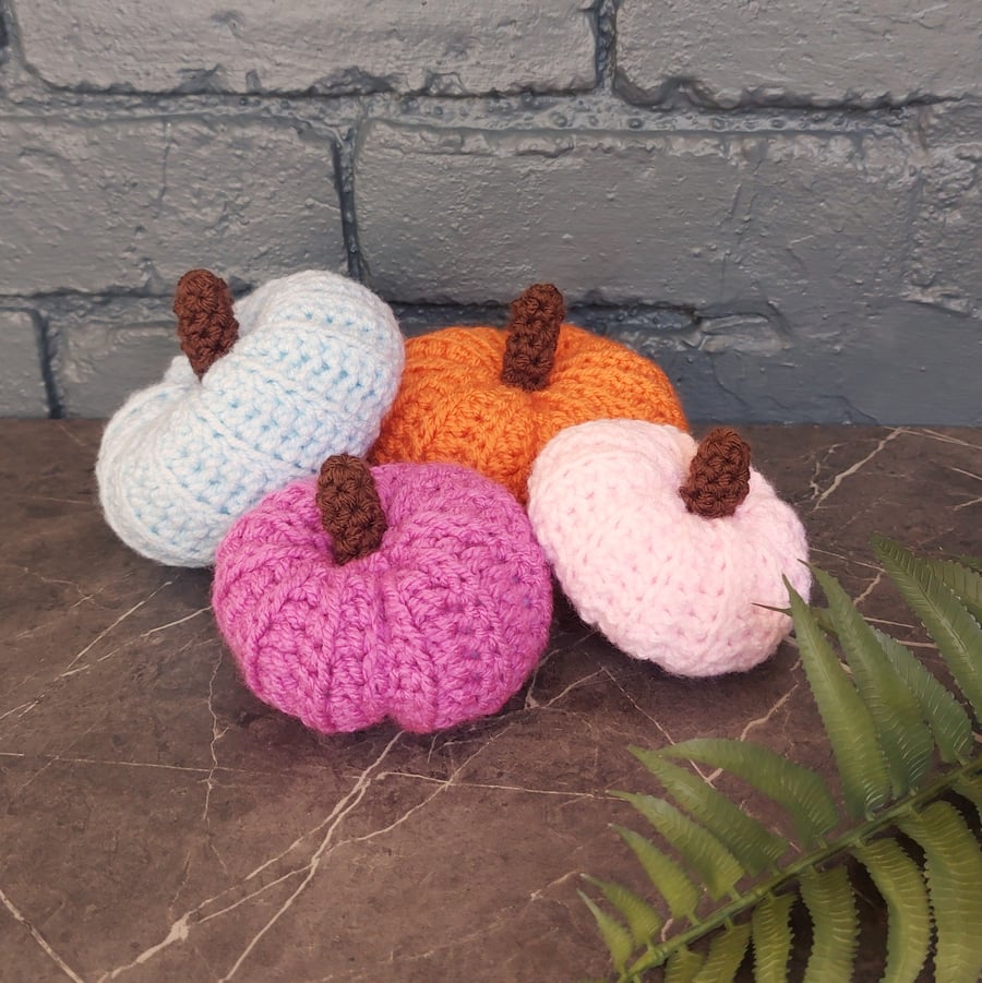 Crochet Pumpkin Set of 4 Autumn Halloween Decoration 