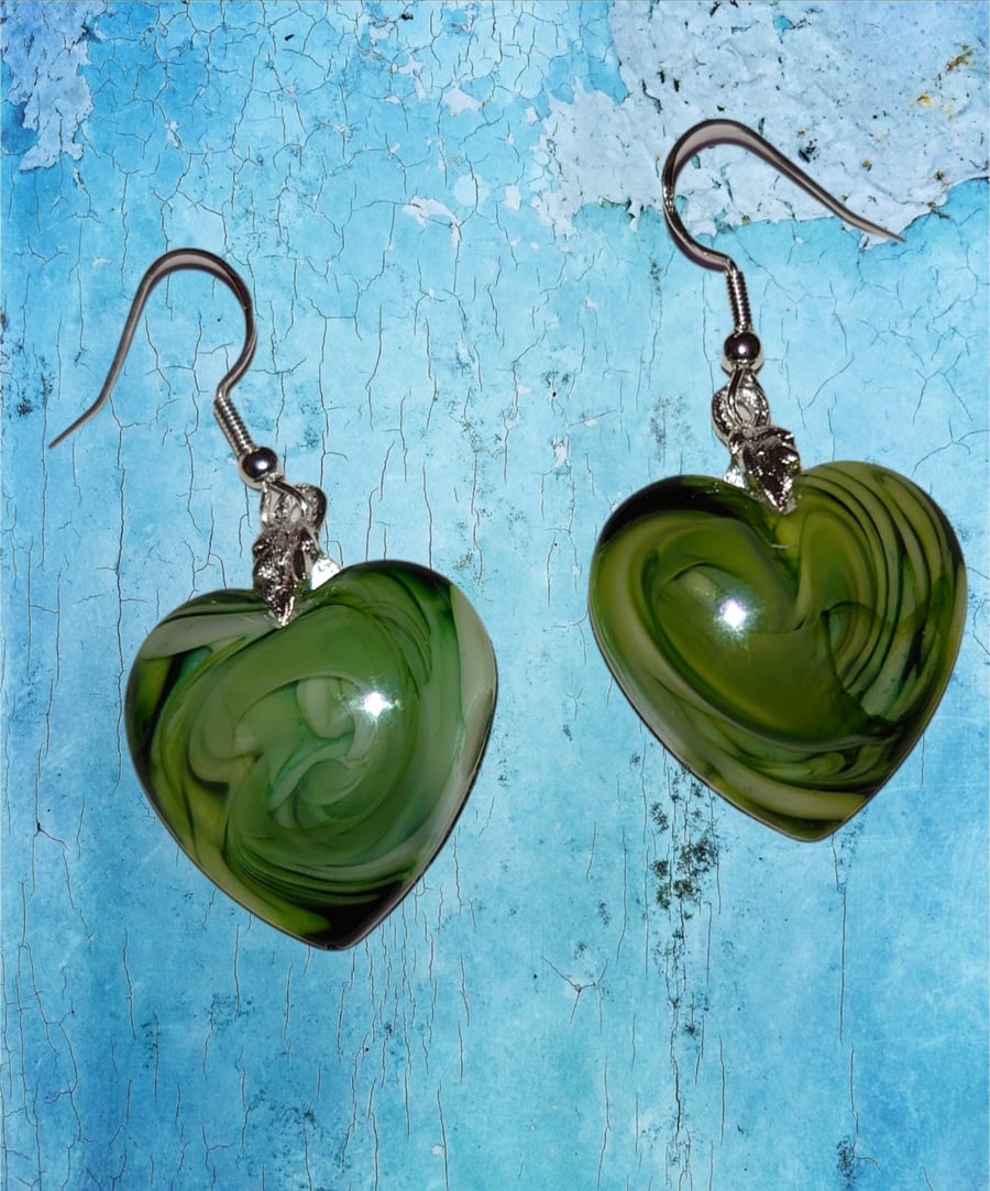 Green swirl love heart earrngs
