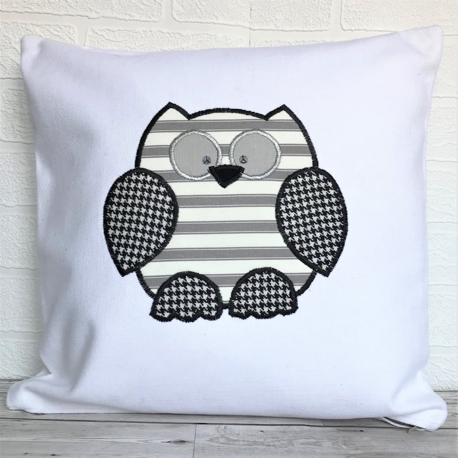 SALE, Monochrome owl cushion