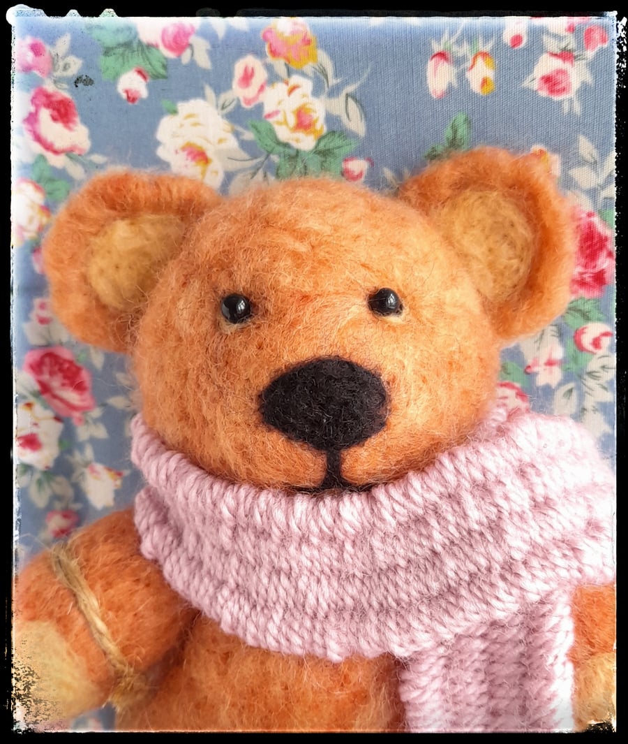 Needle Felt Wool Bear - Toddybear Dorothy Needlefelted