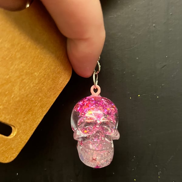 Pink glitter skull keyring