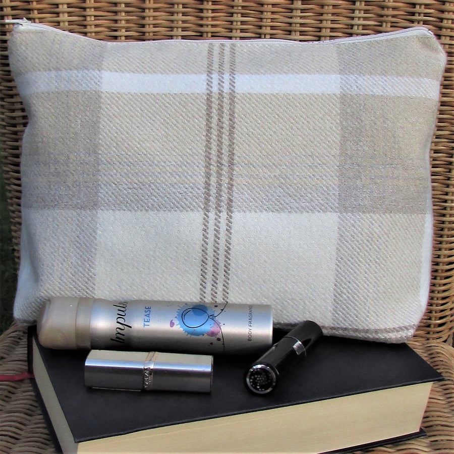 Cream and beige tartan tweed toiletry bag