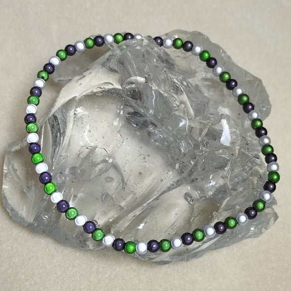 AL119c Green, black and silver miracle bead anklet, 11.5"