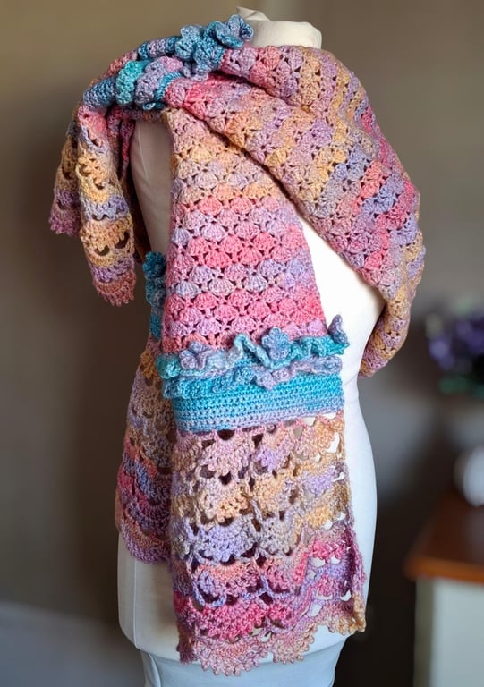 Handcrafted crochet wrap pasmina.