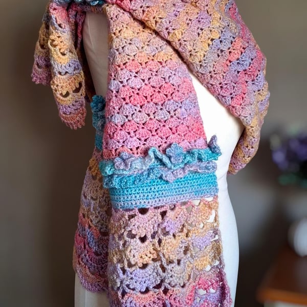 Handcrafted crochet wrap pasmina.